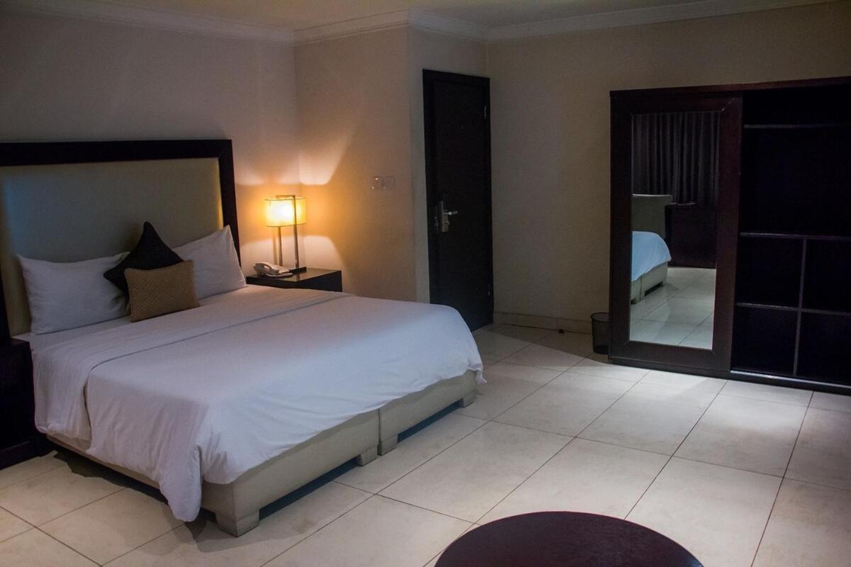S & S Hotel & Suites Lagos Exteriér fotografie