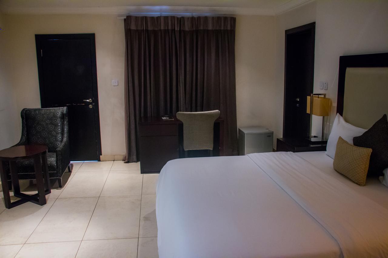 S & S Hotel & Suites Lagos Exteriér fotografie