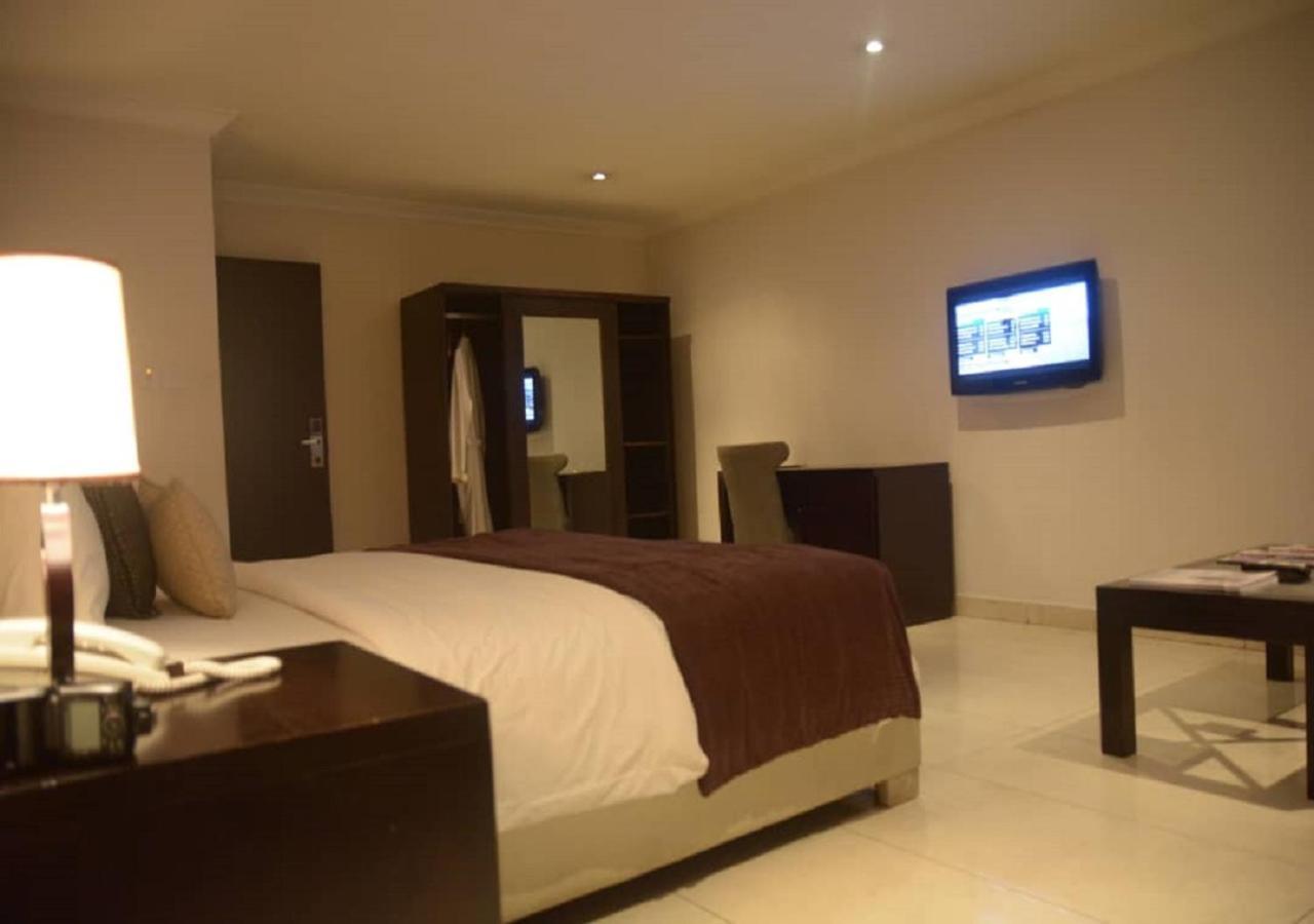 S & S Hotel & Suites Lagos Exteriér fotografie
