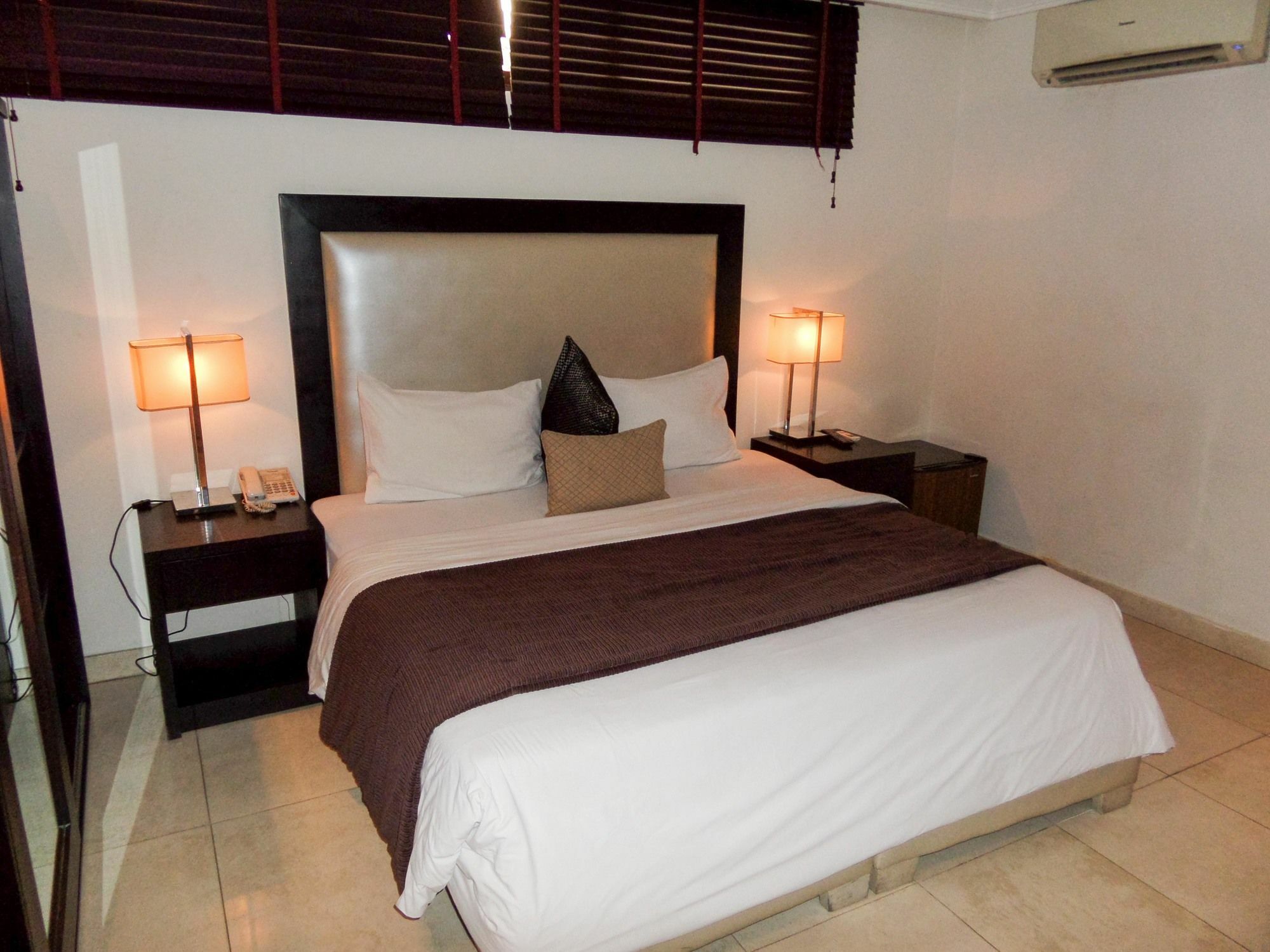 S & S Hotel & Suites Lagos Exteriér fotografie